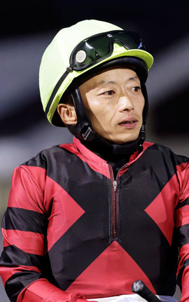 ���V ���l